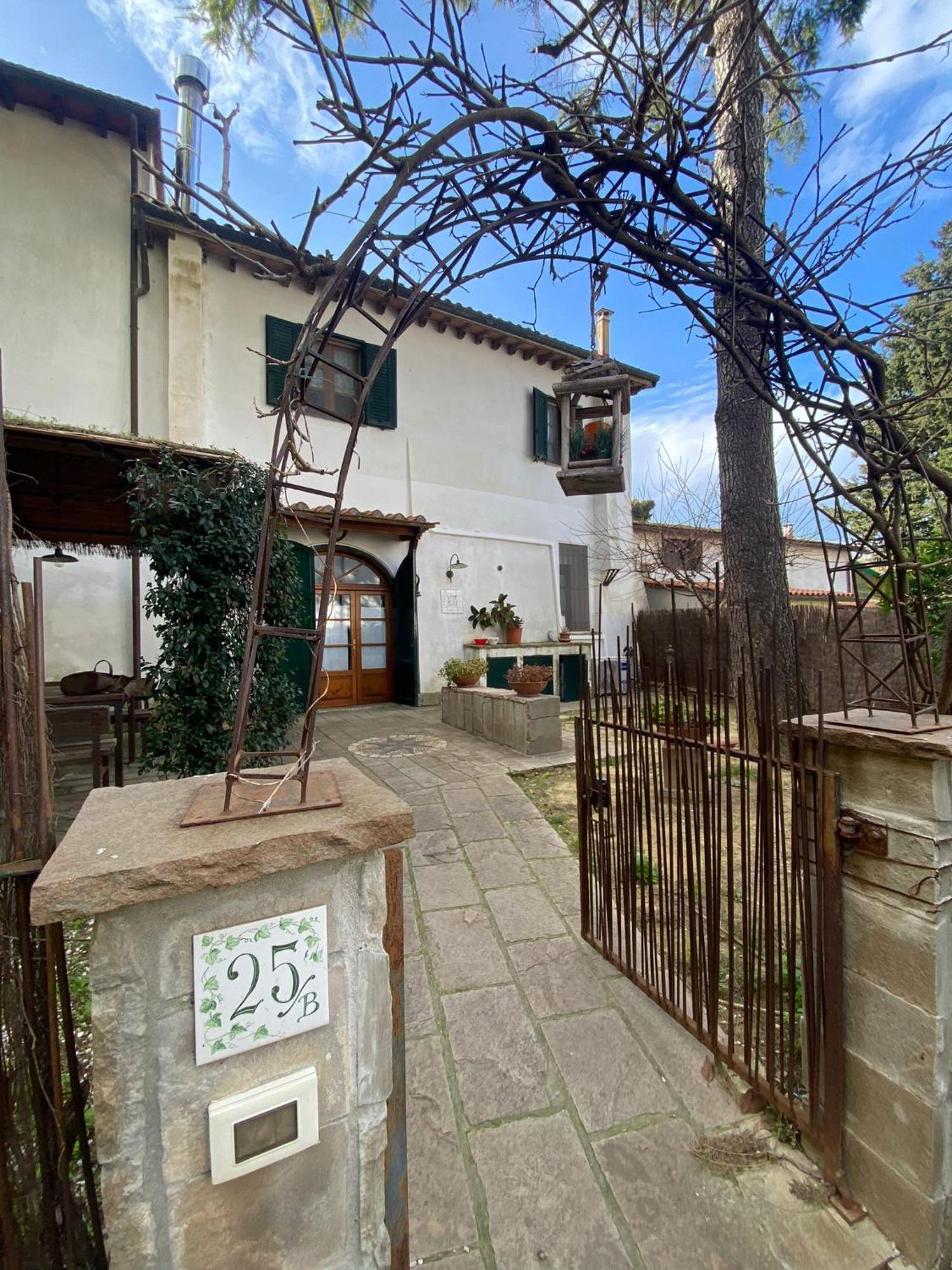 Apartamento La Lanterna Collesalvetti Exterior foto